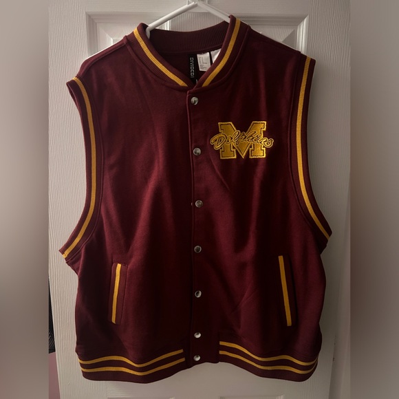 size-M, Jersey style top - Picture 1 of 2